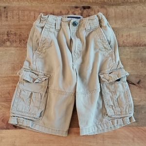 Boys size 6 awesome Cherokee tan cargo shorts